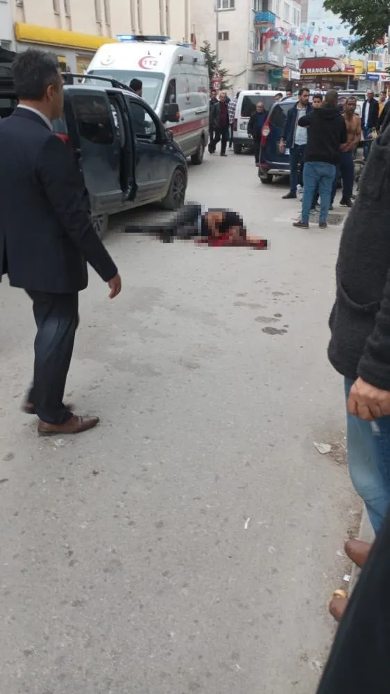 bursada-dehset-vurdugu-kayinbiraderlerini-hastaneye-gotururken-yakit-bitince-birakip-kacti-1715274561273.jpeg Bursa'da dehşet: Vurduğu kayınbiraderlerini hastaneye götürürken yakıt bitince bırakıp kaçtı-4