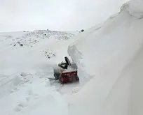 Muş’ta 10 metrelik karla mücadele