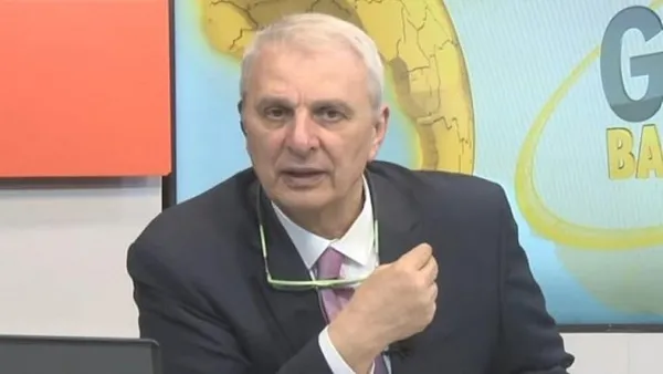 hazine-ve-maliye-bakanligindan-can-ataklinin-skandal-iddiasina-sert-yanit-medya-tetikciligi-1640266270066.jpg Hazine ve Maliye Bakanlığından Can Ataklı'nın skandal iddiasına sert yanıt: Medya tetikçiliği-4