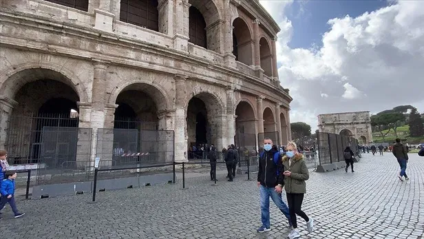 İtalya Başbakanı’ndan flaş açıklama! Ticari faaliyetler durdurulacak