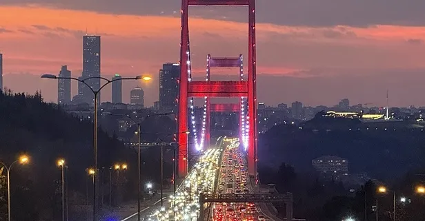 İstanbul yine kilit: Trafik yoğunluğu yüzde 85'e çıktı!