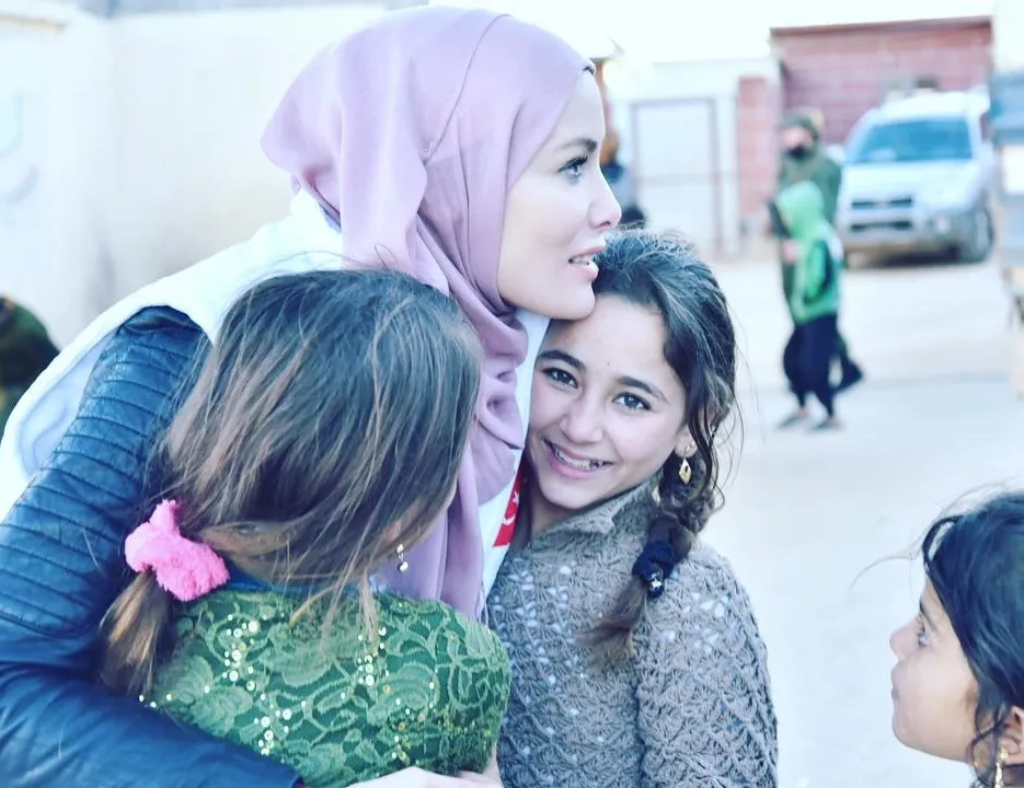 Oyunculuğu bırakan Gamze Özçelik’ten özgürlük çağrısı: Tek suçu doktor olmaktı