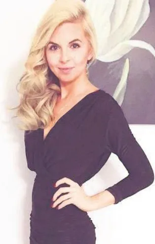 İngiliz model Hayley Harris ölümden döndü