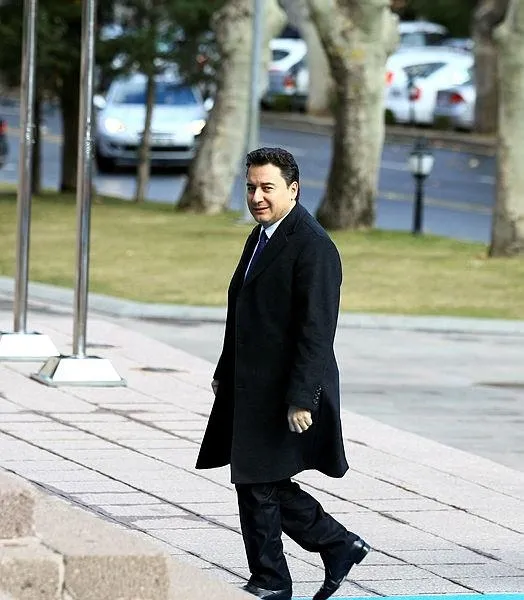 AK Parti'ye ihanet edip terör sevicilerin yanında olmayı seçen Ali Babacan kirli dilini TOGG'a uzattı! Tokat gibi yanıt gecikmedi-4