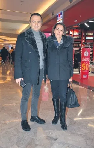 Sosyetik çift Ozan Şer ve eşi Bahar Şer el ele gezmede