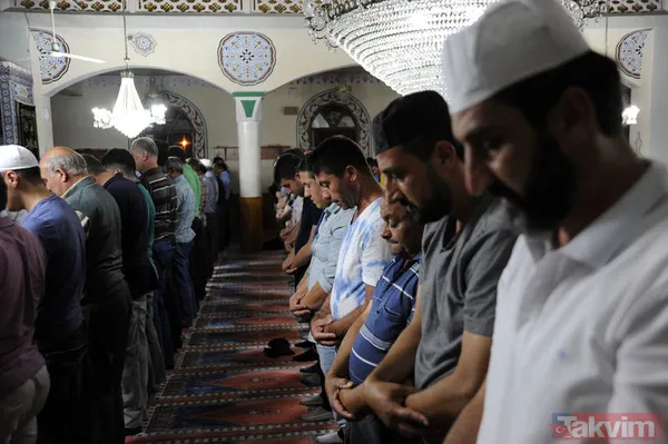 Namazdan sonra ; Allâhü Teâlâ'nın "Hû" ism-i şerîfinin ebced hesabına göre değeri 11'dir. Resûlullâh Efendimiz'in isimlerinden "Tâhâ"nın ebced hesabıyla...