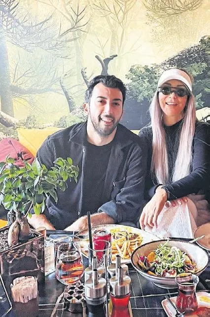 sevval-sahin-ve-murat-kazancioglu-ayriligi-kisa-surdu-1672087132863.jpeg Şevval Şahin ve Murat Kazancıoğlu ayrılığı kısa sürdü!-6