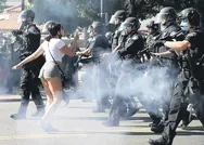 ABDde George Floyd için düzenlenen eylemlerde öfke dinmedi! Protestocular Beyaz Saray’a yürüdü...