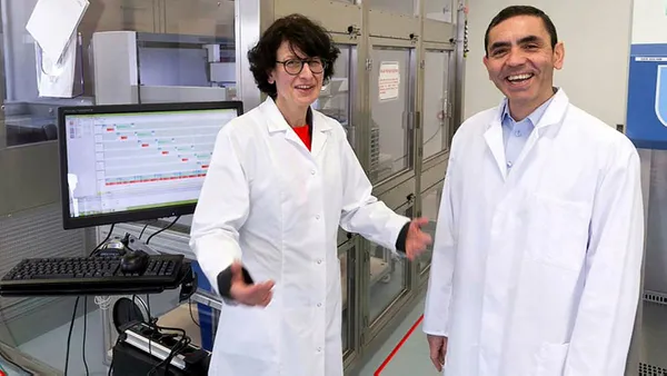 ingilterede-kullanimina-onay-verilen-biontechpfizer-asisinda-oncelikliler-listesi-aciklandi-1606916284347.jpg İngiltere'de kullanımına onay verilen BioNTech/Pfizer aşısında öncelikliler listesi açıklandı-5