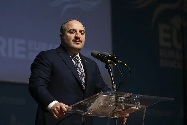 son-dakika-bakan-varank-duyurdu-tarihimizin-rekorunu-kirdik-1582704005020.jpg Son dakika: Bakan Varank duyurdu! Tarihimizin rekorunu kırdık-1
