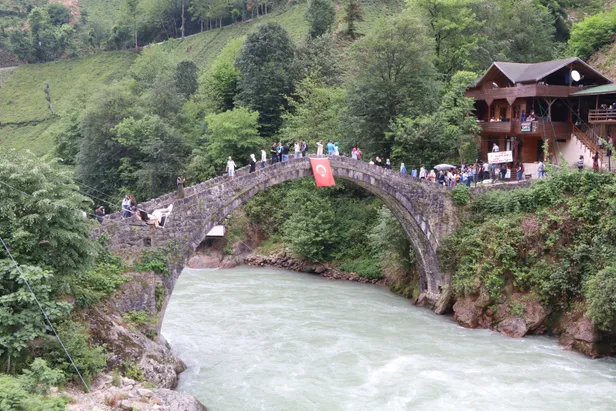 Başkan Erdoğan'ın 'Acayip şeyler' diyerek tepki gösterdiği Ayder Yaylası'ndaki salıncaklar kaldırıldı-2