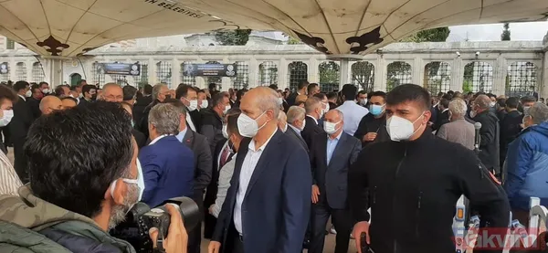 SON DAKİKA: İHA SİHA ve Akıncı TİHA'nın fikir babası Özdemir Bayraktar son yolculuğuna uğurlanıyor - 41