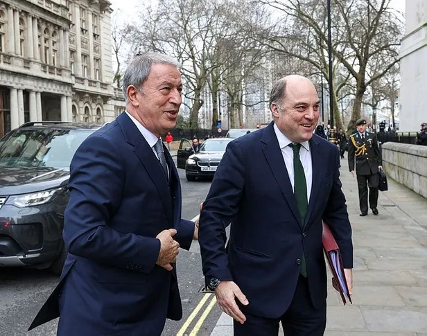 ankara-londra-hattinda-kritik-temas-milli-savunma-bakani-hulusi-akar-ingiliz-mevkidasi-ben-wallace-ile-gorustu-1673891420927.jpeg Ankara - Londra hattında kritik temas! Milli Savunma Bakanı Hulusi Akar İngiliz mevkidaşı Ben Wallace ile görüştü-2
