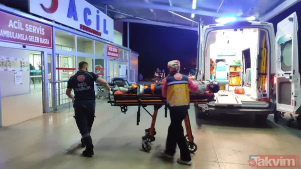 Adana'da minibüs şarampole yuvarlandı: Yaralılar var - 9