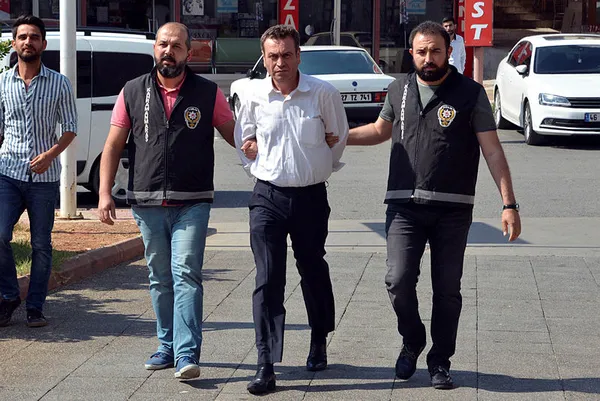 kizini-taciz-ve-tehdit-eden-adami-olduren-baba-kadir-isik-tahliye-edildi-allah-dogrunun-yar-ve-yardimcisi-olsun-1614371924772.jpg Kızını taciz ve tehdit eden adamı öldüren baba Kadir Işık tahliye edildi: Allah doğrunun yar ve yardımcısı olsun-4