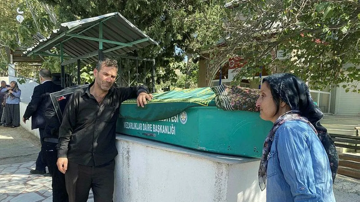 Uşak'ta ölü bulunan Pelin Karaca toprağa verildi