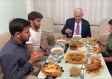 Binali Yıldırım öğrencilerin davetini kırmadı