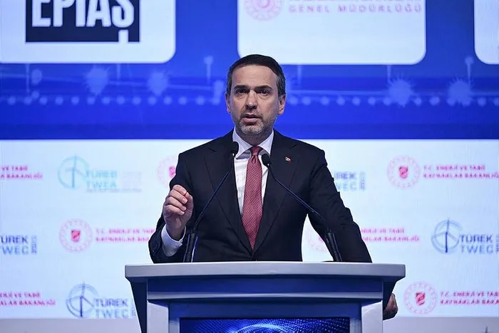 enerji-ve-tabii-kaynaklar-bakani-alparslan-bayraktar-hedefimiz-turkiyeyi-net-maden-ihracatcisi-yapmak-1699955652545.jpeg