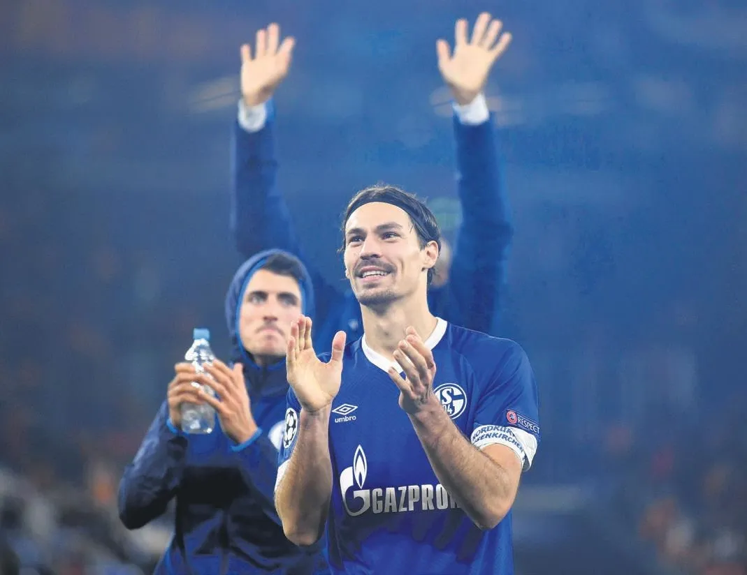 Stambouli’ye çifte kanca