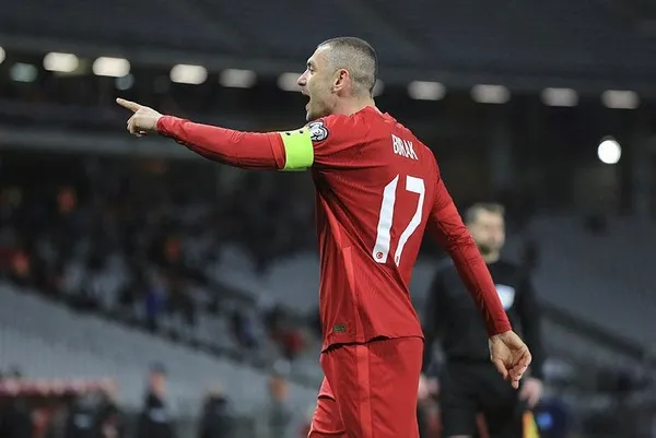 sosyal-medyada-gundem-oldu-turkiye-letonya-macinda-burak-yilmaz-gol-attiktan-sonra-ne-dedi-1617135408555.jpeg Sosyal medyada gündem oldu! Türkiye - Letonya maçında Burak Yılmaz gol attıktan sonra ne dedi?-4