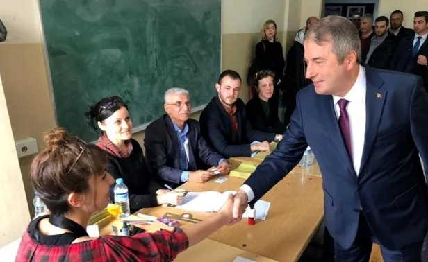 Sarıyer'de kriz! Sandık başkanı zarf vermeyerek oylara engel olmaya çalıştı-1