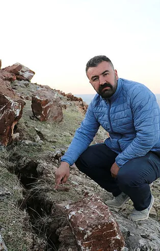 SON DAKİKA: Siirt depreminin ardından derin yarıklar oluştu! '45 dakika önce buhar çıktığını gördük'