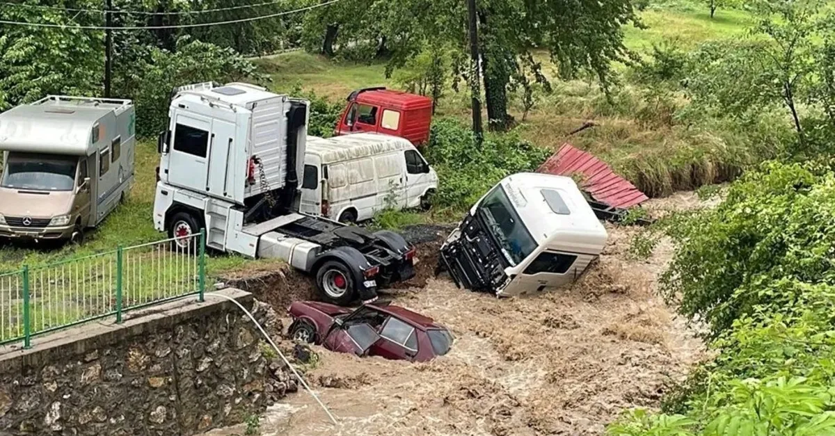 Batı Karadeniz’de sel felaketi! Evler sular altında kaldı, köprüler yıkıldı! Anons üstüne anons yapılıyor! AFAD’dan uyarı geldi