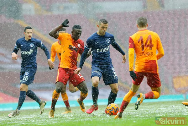 Terim'in Son Kozu, Linnes'in Yerine Giren Belhanda'ydı. Günü Kurtaran İsimler Yine Yeni Transferler, Penaltıyı Yaptıran Onyekuru Ve Penaltı Atışını Gole Çeviren...