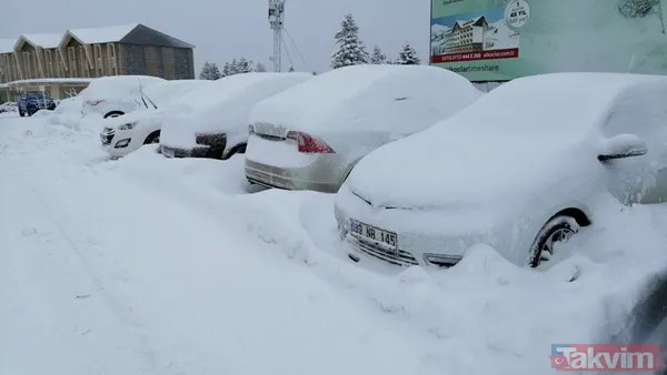 Uludağ'da kar yağışı iki gündür devam ediyor! Otomobiller kayboldu - 17