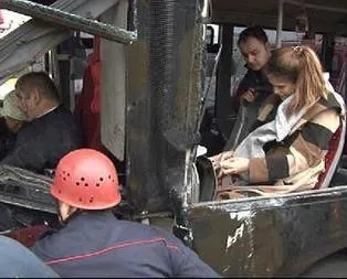 Metrobüs yolunda feci kaza