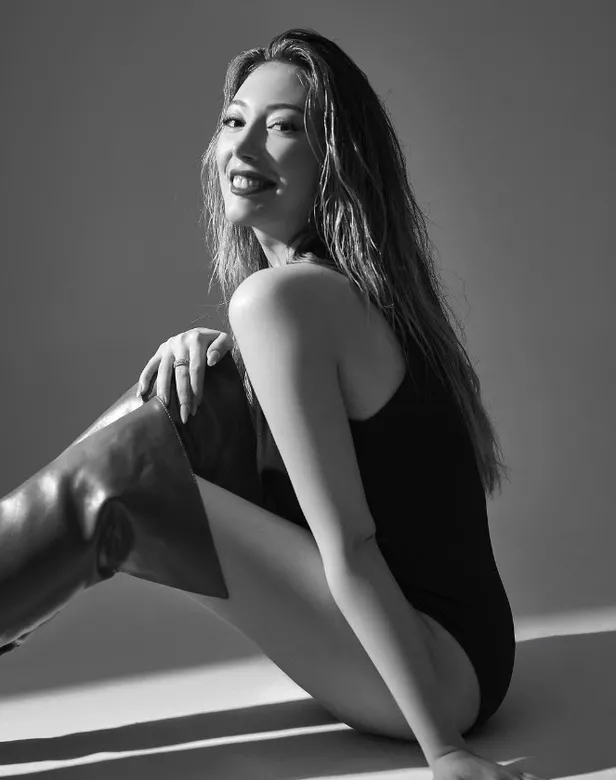 Yasmin Erbil kış günü mayolu pozu ve gülüşüyle sosyal medyayı ısıttı! Mehmet Ali Erbil'in kızı dur durak bilmiyor Yiğit Poyraz aşkı...-8