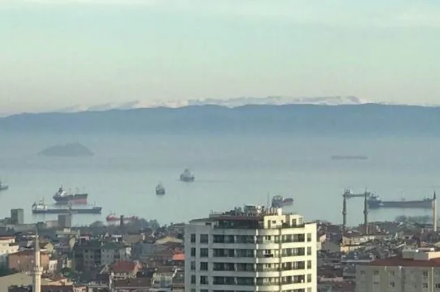 İstanbul evlere kapandı, Uludağ'ın zirvesi göründü!