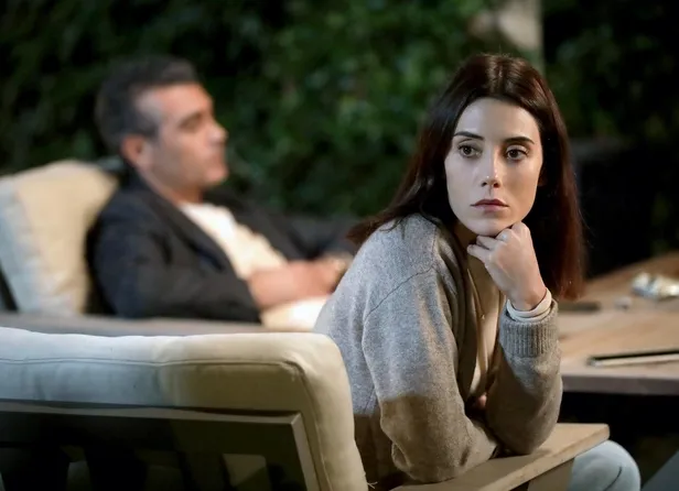 sadakatsiz-39-bolum-fragmani-goz-gore-gore-sirrini-kaptirdi-koz-eline-gecince-hoyratlasacak-1636610824659.jpg Sadakatsiz 39. bölüm fragmanı: Göz göre göre sırrını kaptırdı! Koz eline geçince hoyratlaşacak-7