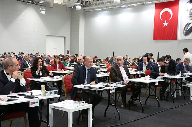 İBB Meclisi'nde dikkat çeken olay! İBB'nin projesine CHP ve İYİ Partililerden ret!