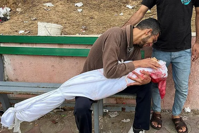 Rusya'yı 4 günde turnuvalardan men eden UEFA ve FIFA katil İsrail'in Gazze'deki saldırıları karşısında sessiz-4