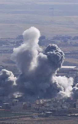 ABD topçu birliği Başika'yı bombalıyor