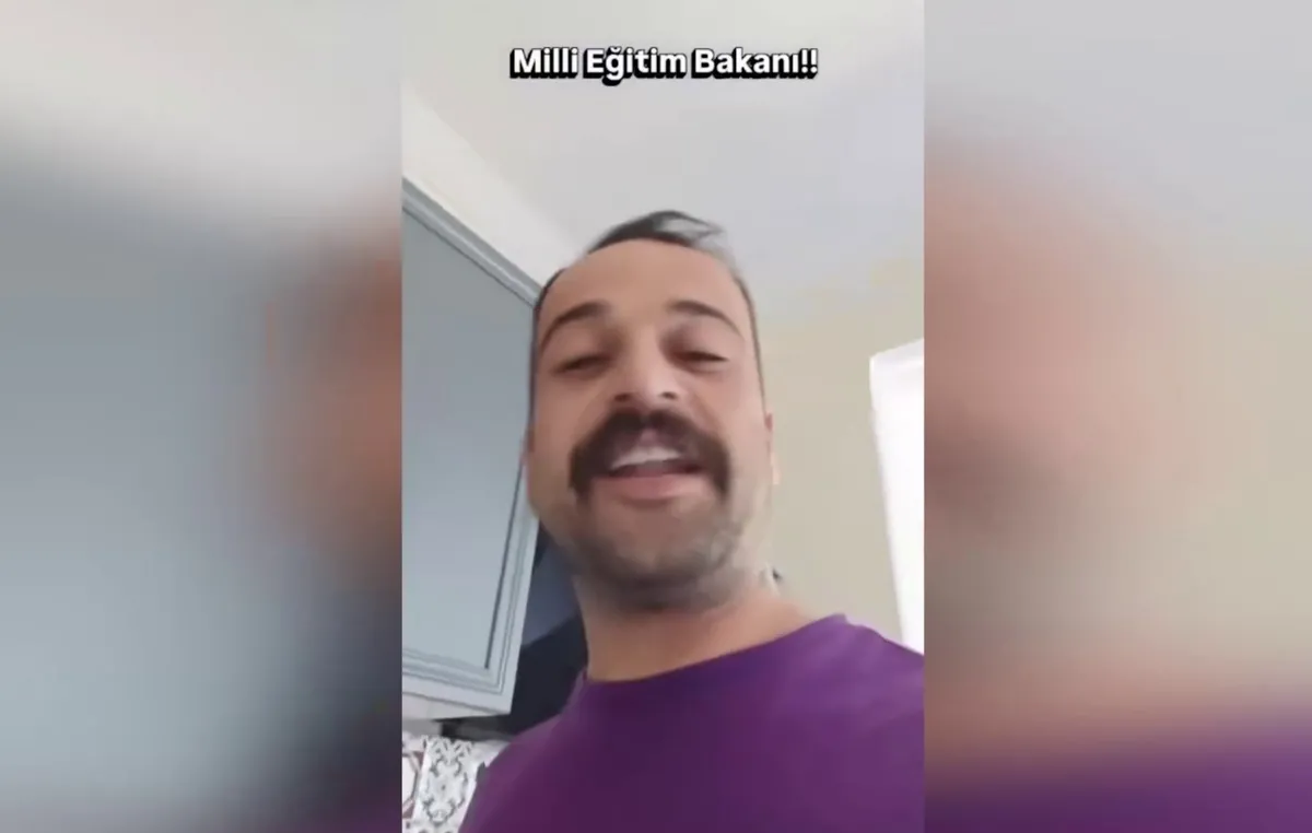 kemalizm-maskeli-kufurbaz-provokasyon-kim-bu-milli-irade-dusmani-kufurbaz-kavruk-kuzey-takvim-mercek-altina-al-1787487020749.jpeg Kemalizm maskeli küfürlü provokasyon! Kim bu milli irade düşmanı 'kavruk' Kuzey? TAKVİM mercek altına aldı-2