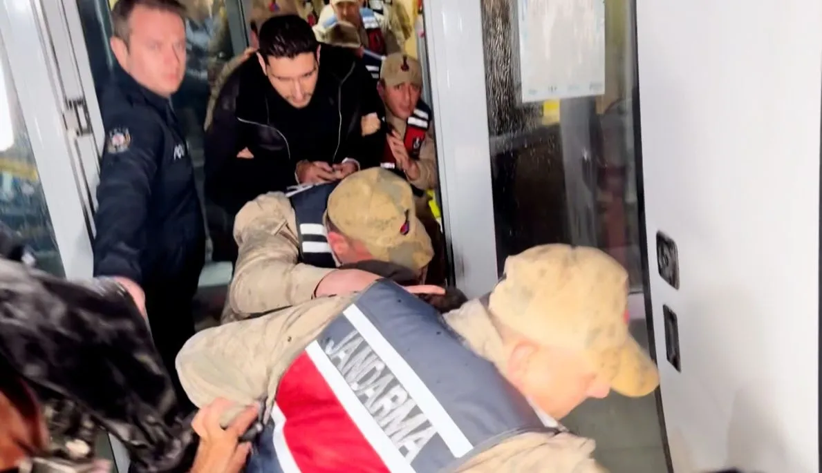 gulistan-dokunun-mezari-40-kilometrelik-alanda-arandi-1777037373411.jpeg Gülistan Doku soruşturmasında 17 noktada 40 kilometrelik alan tarandı-5