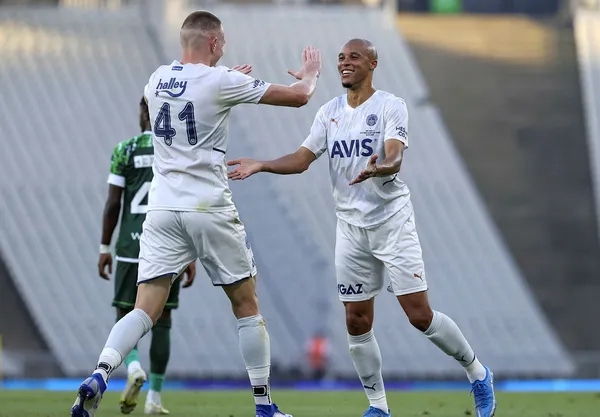 vitor-pereiradan-serdar-dursun-surprizi-taraftarlar-bunu-konusuyor-1627496305951.jpg Vitor Pereira’dan Serdar Dursun sürprizi! Taraftarlar bunu konuşuyor…-2