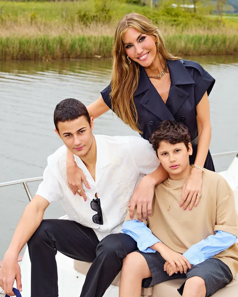 cagla-sikel-ve-emre-altugdan-ogullariyla-yeni-poz-eski-esler-bir-arada-1772609262335.jpg Çağla Şıkel ve Emre Altuğ’dan oğullarıyla yeni poz: Eski eşler bir arada!-7