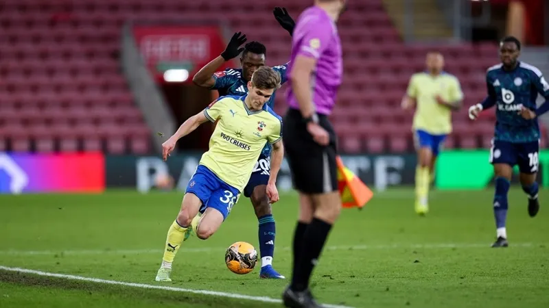 Fenerbahçe'nin eski hocası transferde Galatasaray'ın yıldızını istedi! - 2