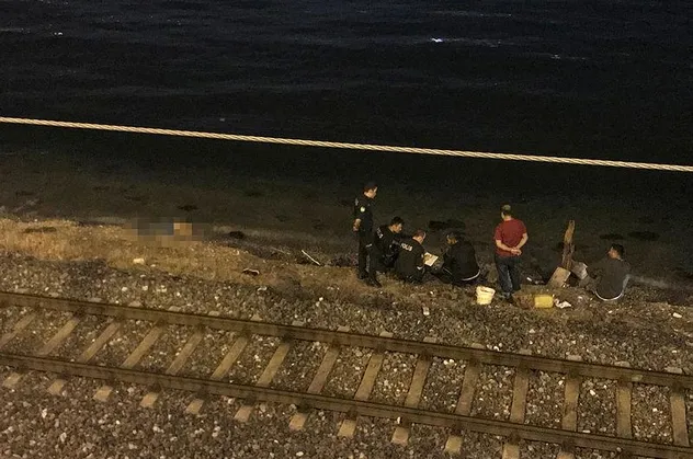 İzmir'de İZBAN treninin çarptığı kişi öldü