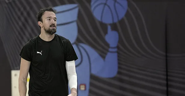 Sertaç Şanlı resmen Dubai Basketbol'da