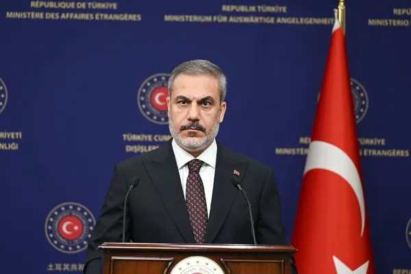 disisleri-bakani-hakan-fidan-ve-azerbaycan-disisleri-bakani-bayramovdan-ortak-aciklama-flas-zengezur-ve-lacin-1690806319828.jpg Dışişleri Bakanı Hakan Fidan ve Azerbaycan Dışişleri Bakanı Bayramov'dan ortak açıklama! Flaş Zengezur ve Laçin mesajı...-4