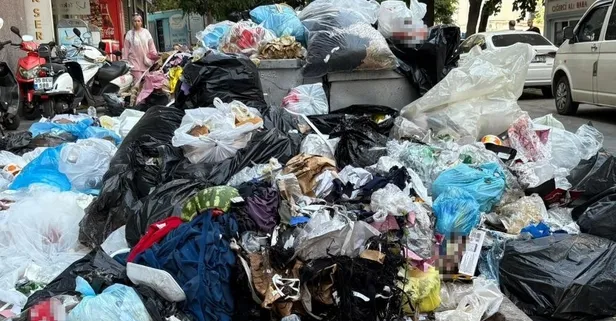 İzmir'de yine çöp! Vatandaş belediyeye isyan etti: Ortalık berbat durumda