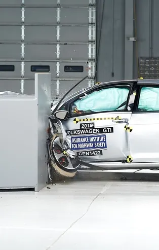 Çarpışmadan en sağlam çıkan otomobiller