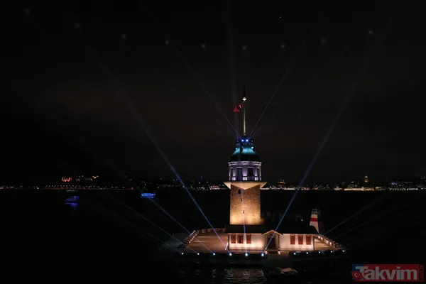 Boğaz incisine kavuştu! "Kız Kulesi ışık ve lazer şovuyla açıldı" - 14