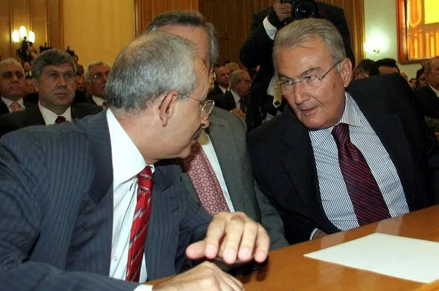 Deniz Baykal ‘Darbeci askerler sivil mahkemede yargılansın’ dedi, yasanın Meclis’ten geçtiği gece kasedi yayınlandı