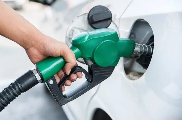 Son dakika: Motorin fiyatında 7 kuruş indirim! 10 Nisan motorin litre fiyatı