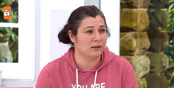 esra-erolda-bir-annenin-feryadi-liseye-giden-kizim-ayse-50-yasindaki-kokorecci-koksala-kacti-detaylar-soke-ett-1646069504799.jpg Esra Erol’da bir annenin feryadı! “Liseye giden kızım Ayşe, 50 yaşındaki kokoreççi Köksal'a kaçtı” detaylar şoke etti-13